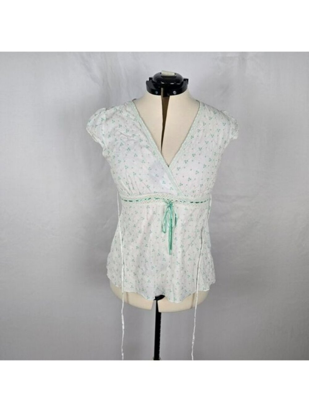 Gemini Blouse Women's XL White Green Floral Embordering Front & Back Ties Wrap